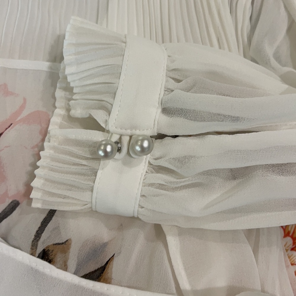 White House Black Market Pleated Blouse - Picture 10 of 13
